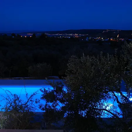 펜션 House With A Swimming Pool Plano, Trogir - 11897